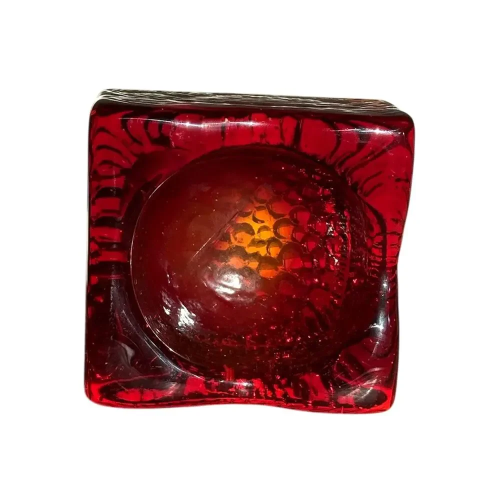 Unmarked striking vintage